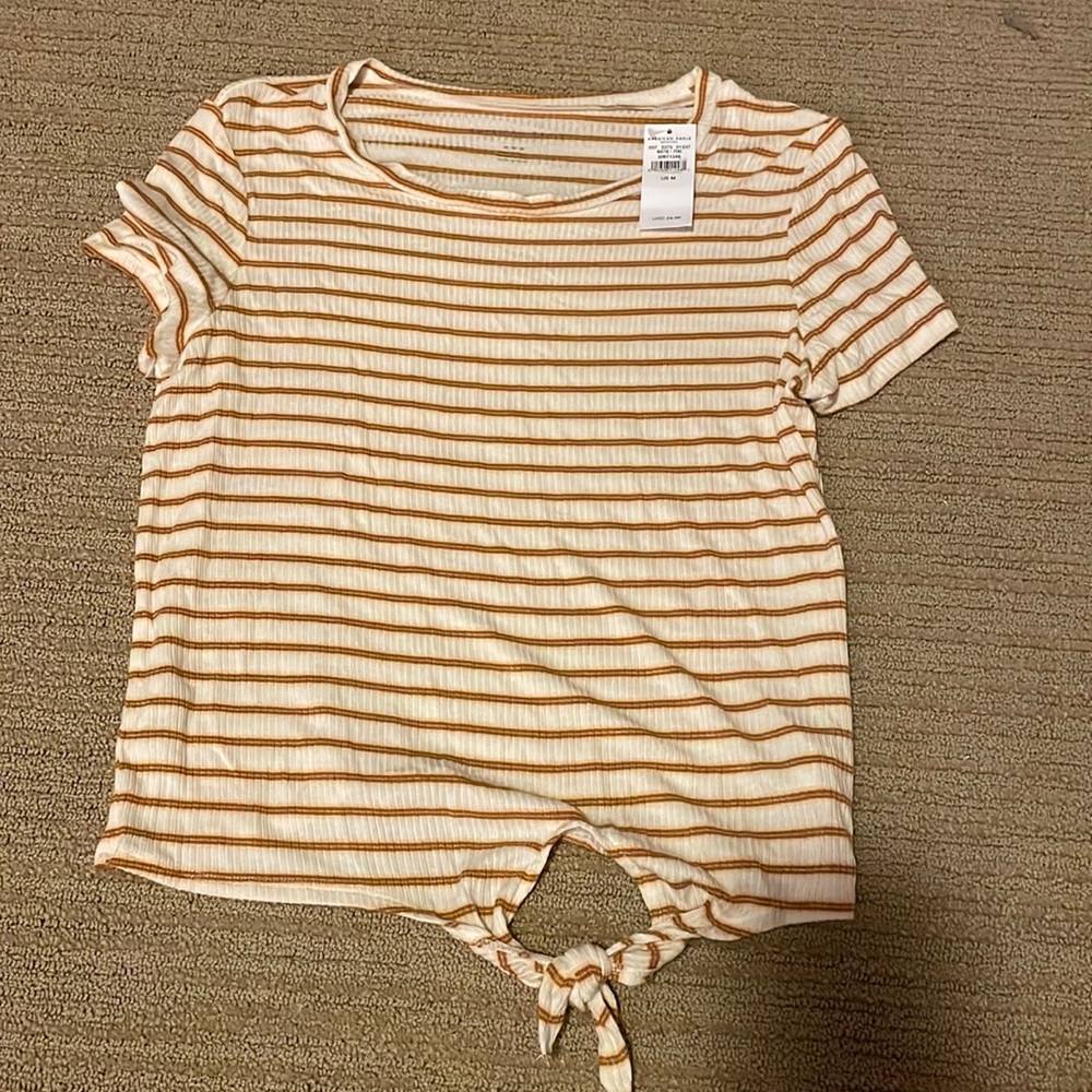 American Eagle tie front tshirt, size medium, white yellow and brown